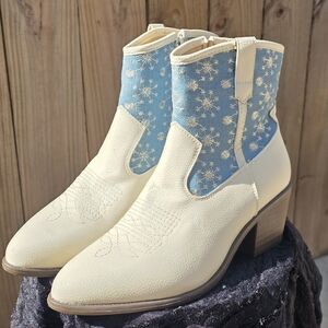 Cream and Blue Women's Western Ankle Boots